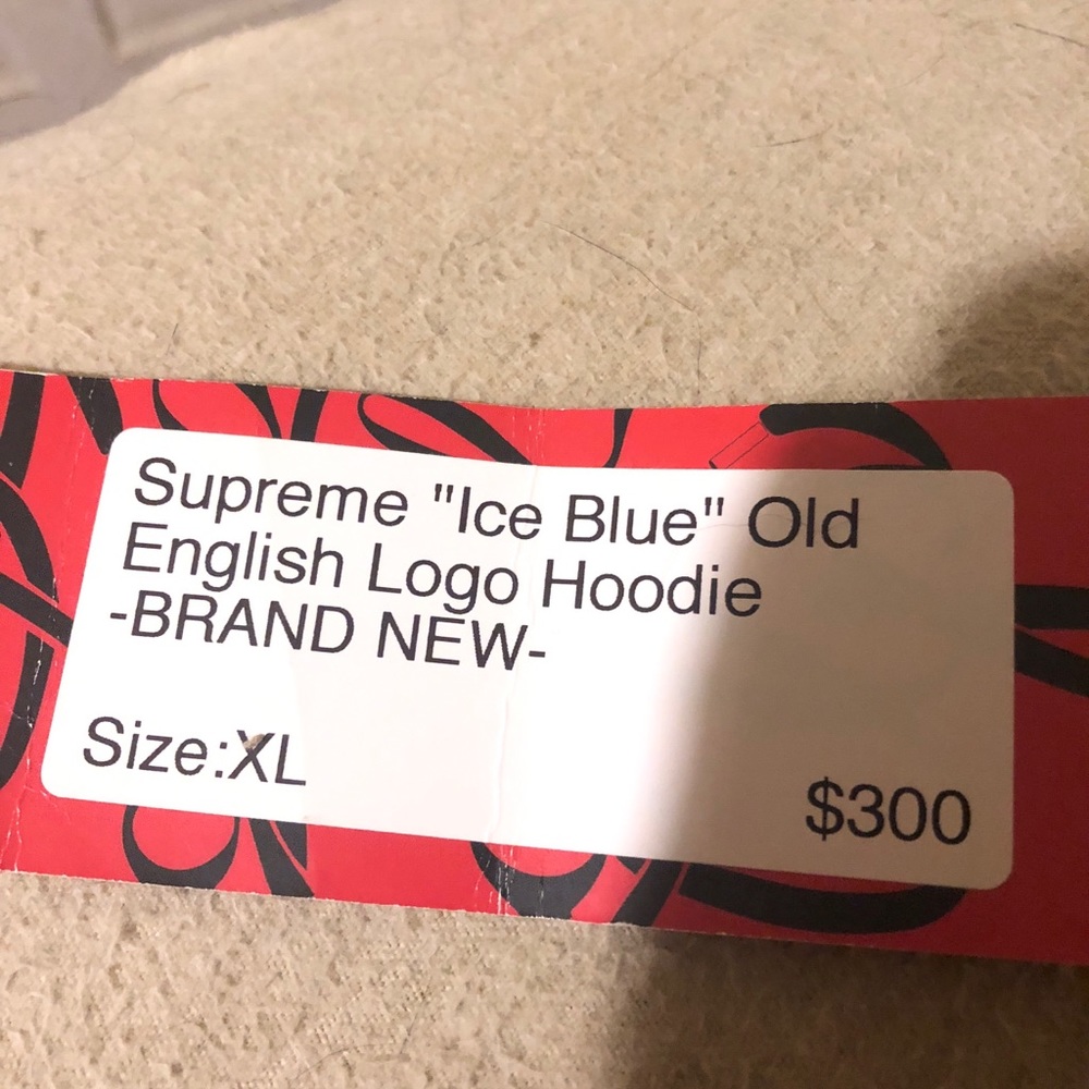 Supreme hoodie
